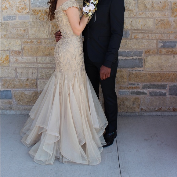 Sherri Hill Dresses & Skirts - Sherri hill off the shoulder gold dress